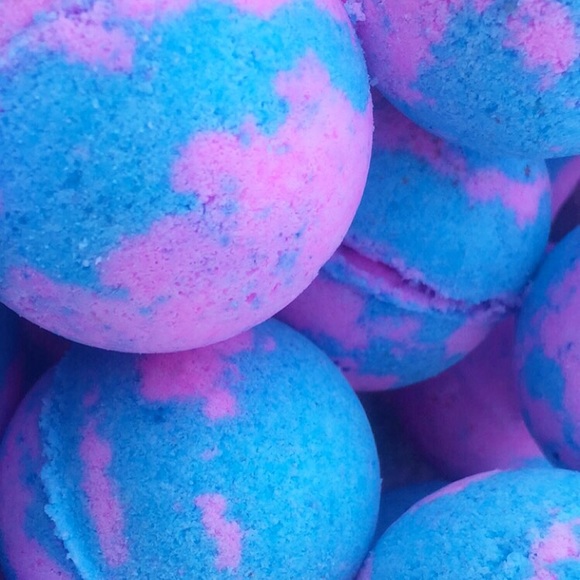 Other - Cotton candy bath bomb